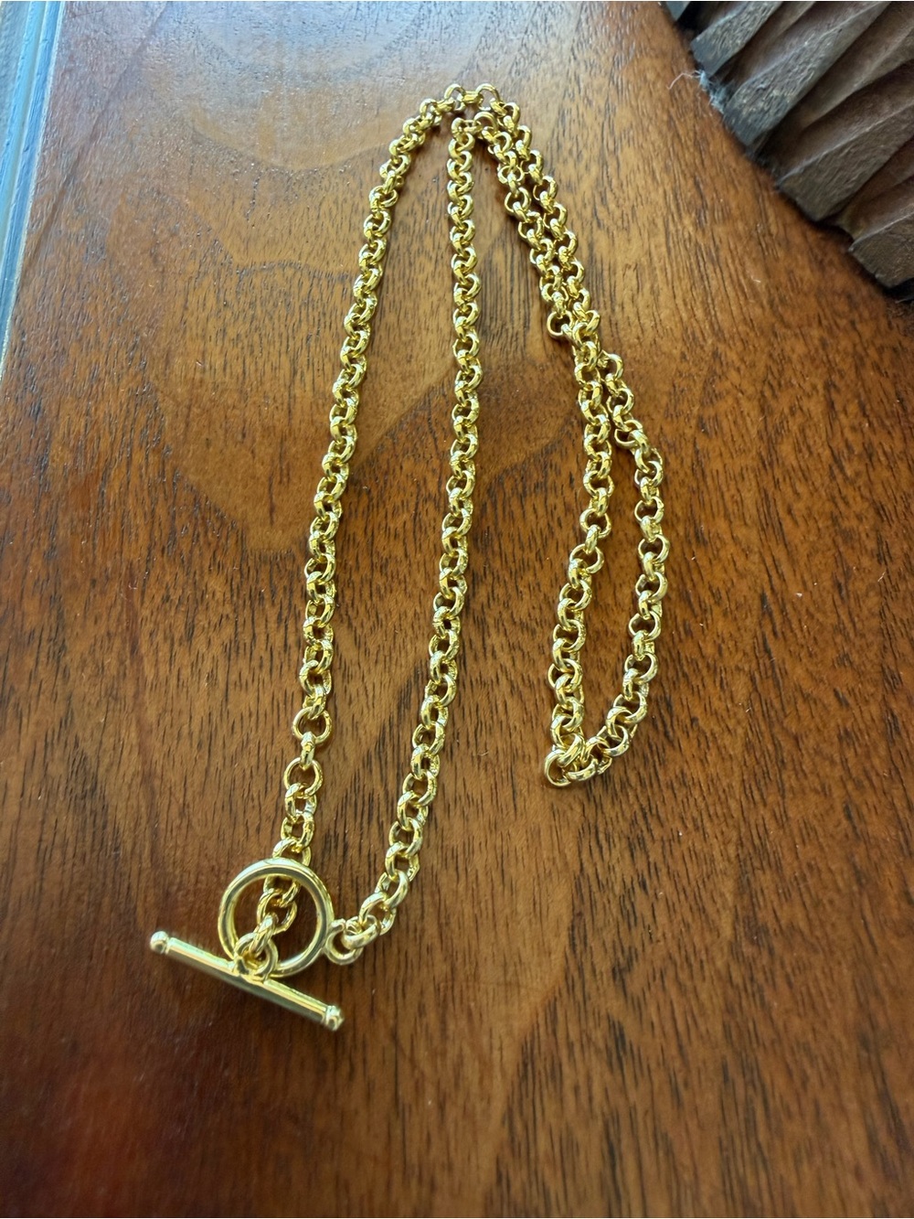 Gold-Tone Women's Toggle Chain Necklace 18 inch